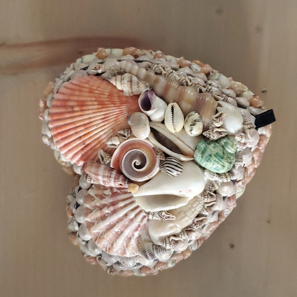 Shell covered Heart Trinket Jewelry Box